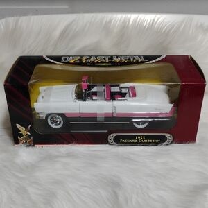 Signature 1955 Packard Caribbean Die Cast Metal Collection Signature Road Car